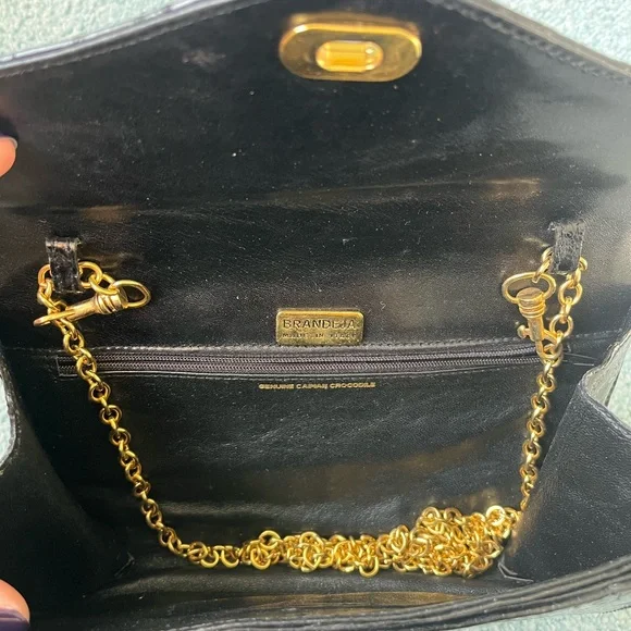 Chic Black Crocodile-Embossed Clutch - Picture 6 of 6